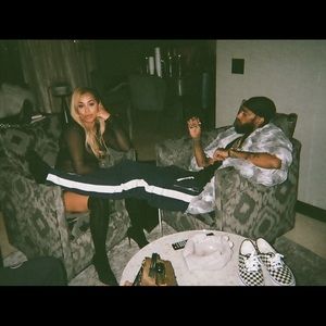 Meet your Posher, Zikurious